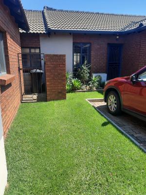 House For Sale in Mooikloof Ridge Estate, Pretoria